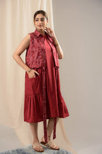 Load image into Gallery viewer, Bayaan Handblock Printed Sleeveless Jacket Shirt - MODERN BLUE
